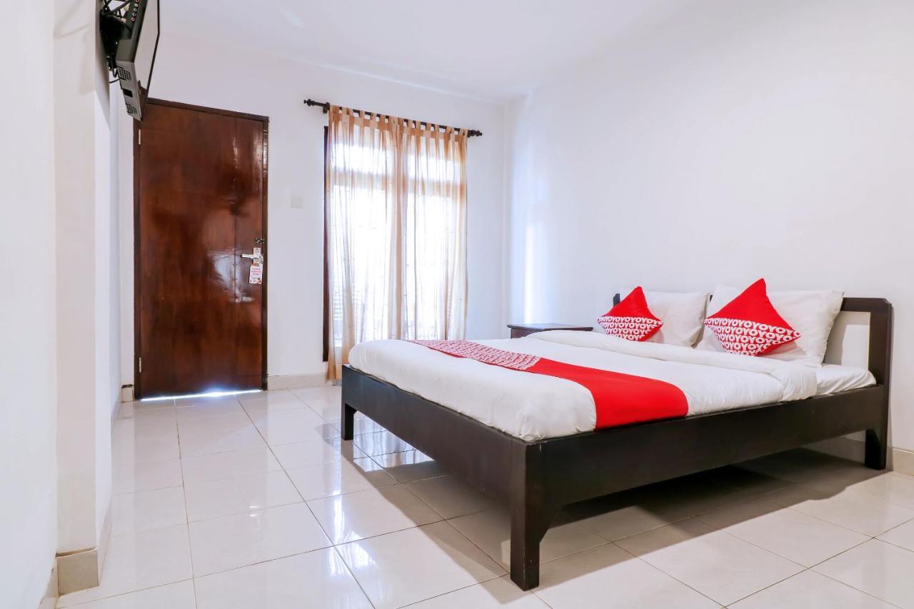 Vaccinated Staff - Oyo 1741 Komala Indah Cottages Hotel
