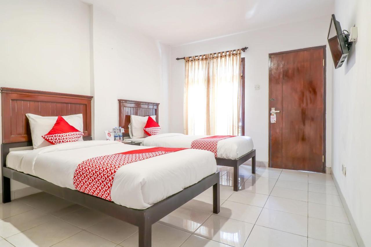 Vaccinated Staff - Oyo 1741 Komala Indah Cottages Hotel 2*