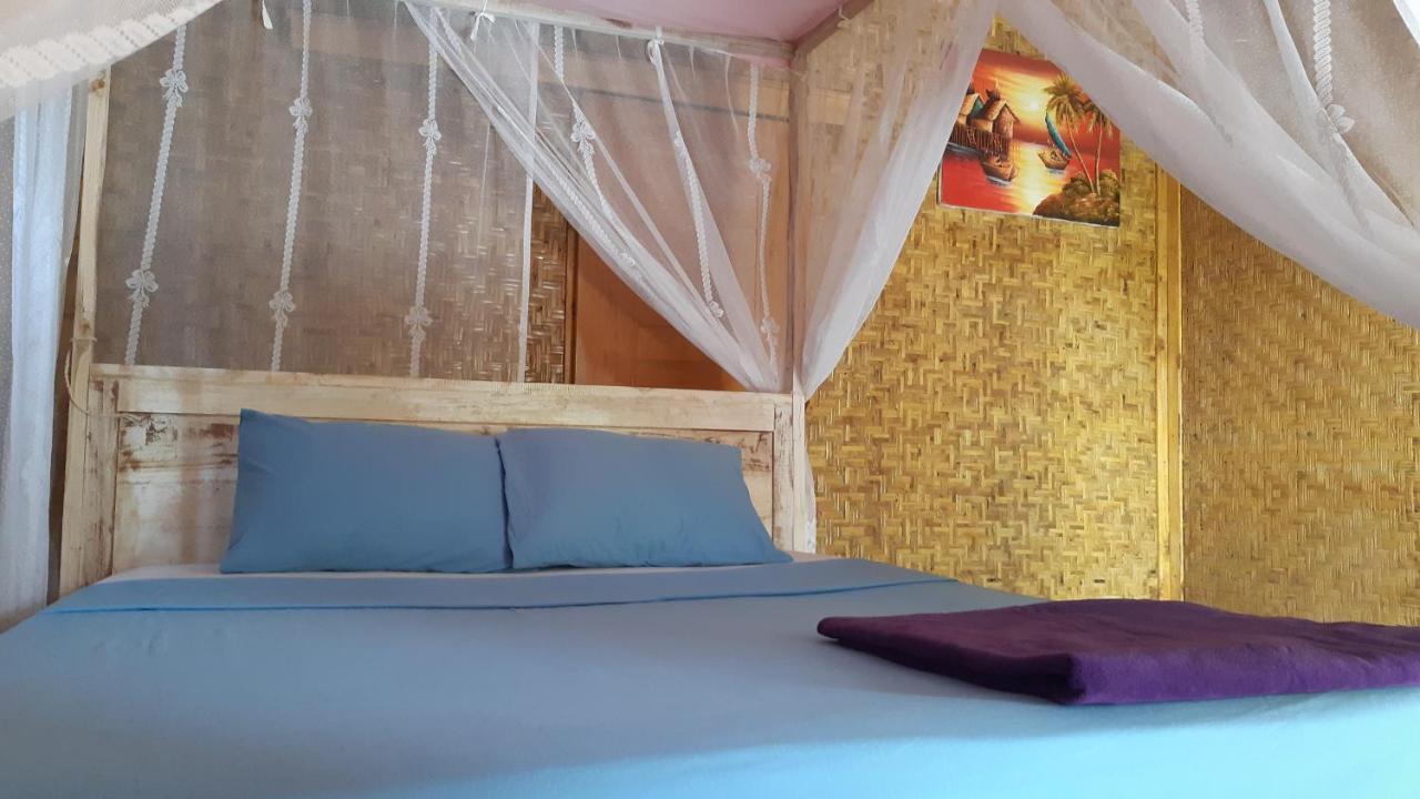 Friend House & Surf Guest house Airsatang