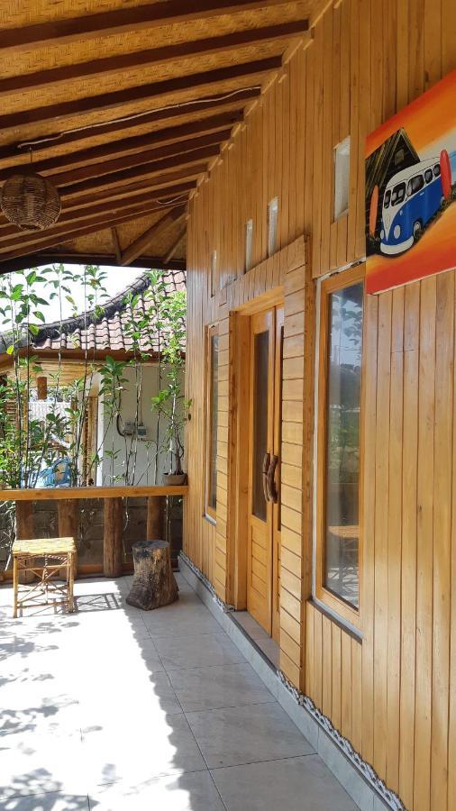 Friend House & Surf *