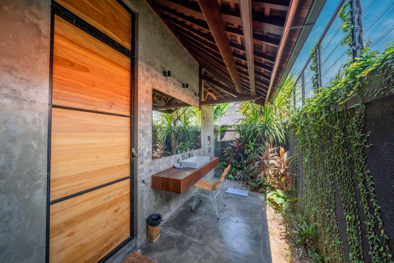 Villa Wirtiga - Elegant 3bdr In The Heart Of Canggu!