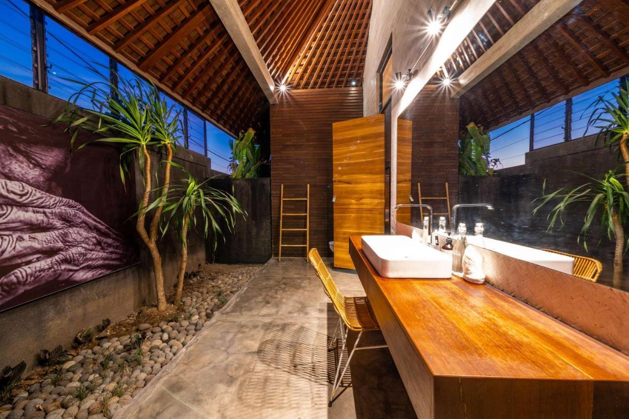 Villa Wirtiga - Elegant 3bdr In The Heart Of Canggu!