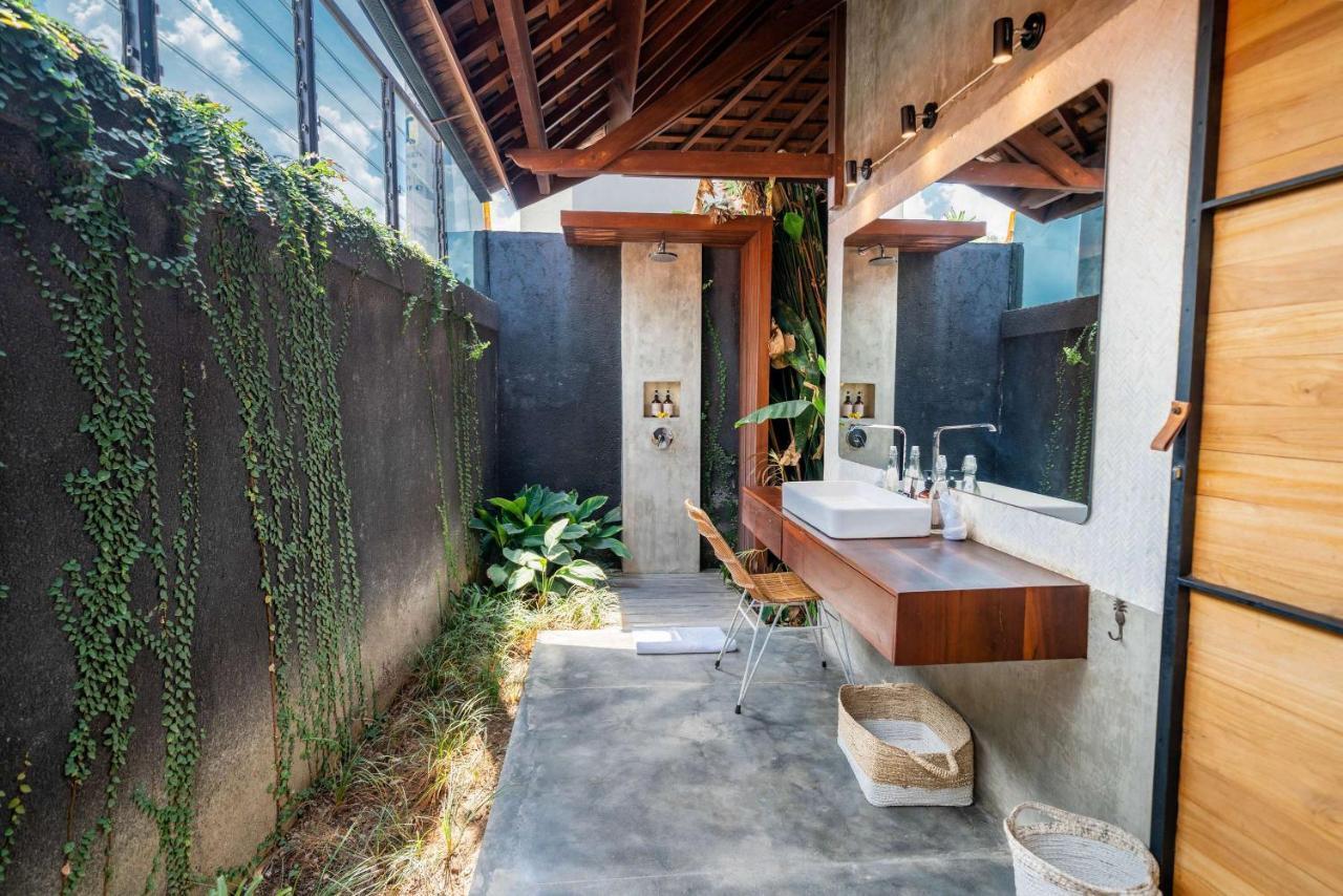 Villa Wirtiga - Elegant 3bdr In The Heart Of Canggu!