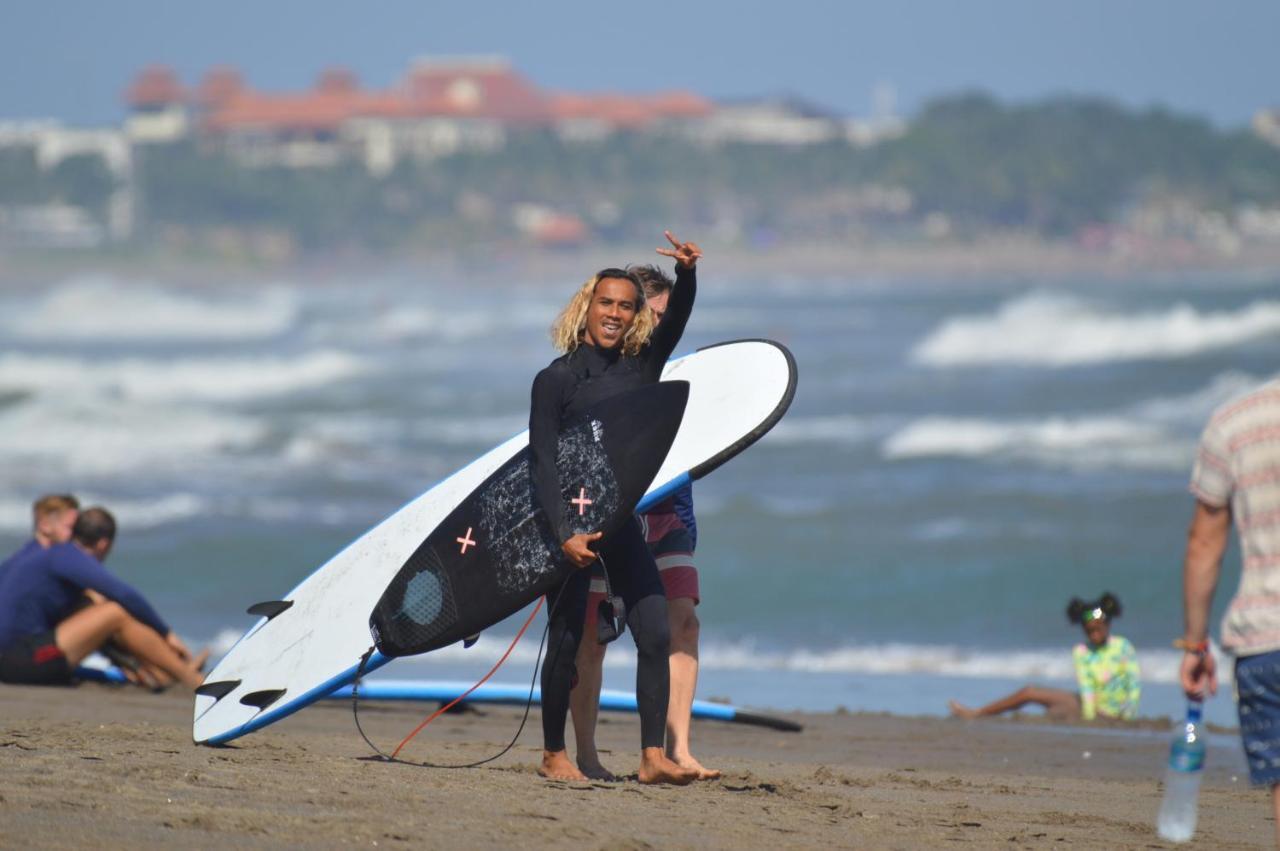 Guest house Friend House & Surf
