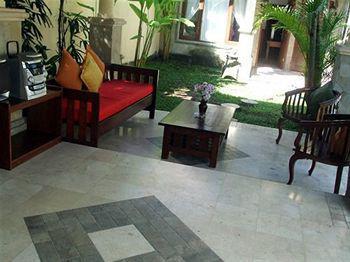 Hotel The Village 3*