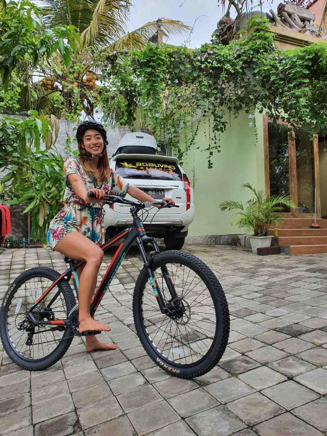 Agaliving Medewi Pulukan