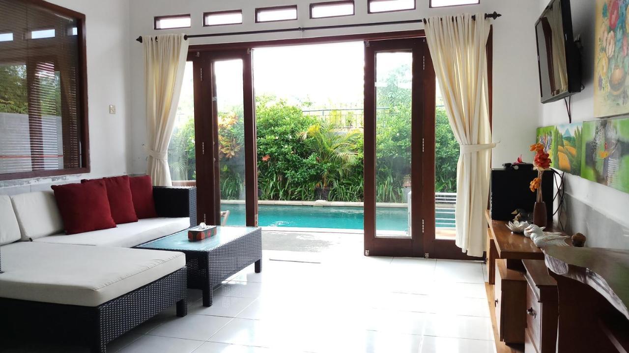Dencarik Villa