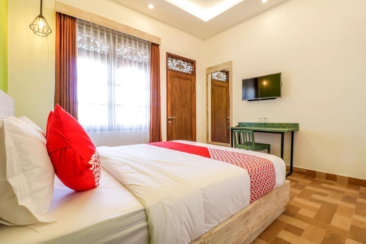 Oyo 2679 Exis Tropical And Sanur (Bali)