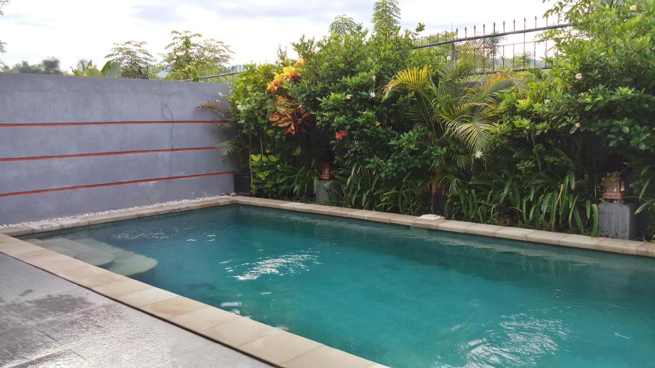 Dencarik Villa Banjar (Bali)