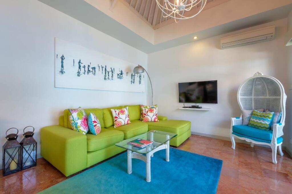 Villa The *