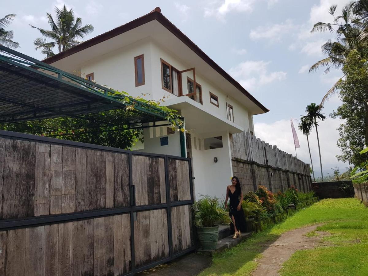 Santai 3* Karangasem (Bali)