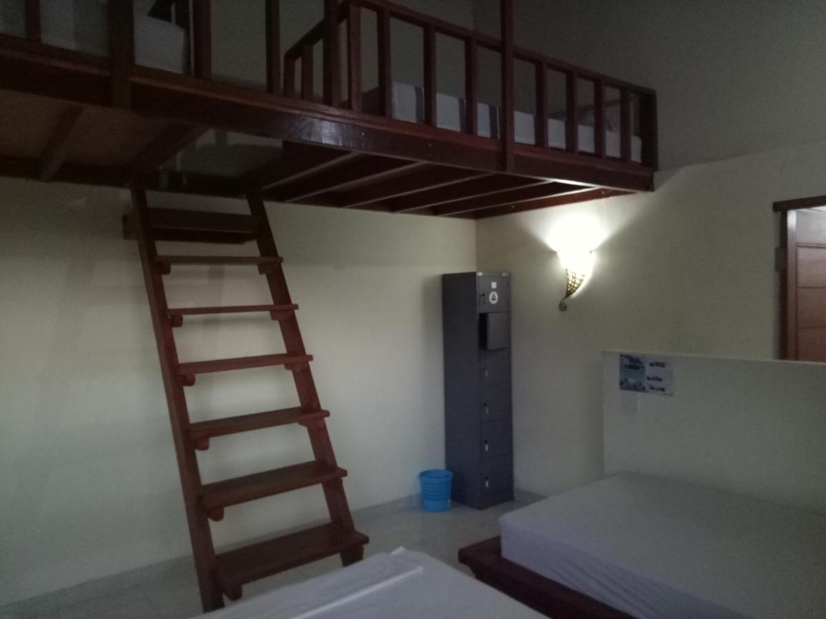 Stop Homestay, Rooftop Restaurant And Bar 2* Amed (Bali)