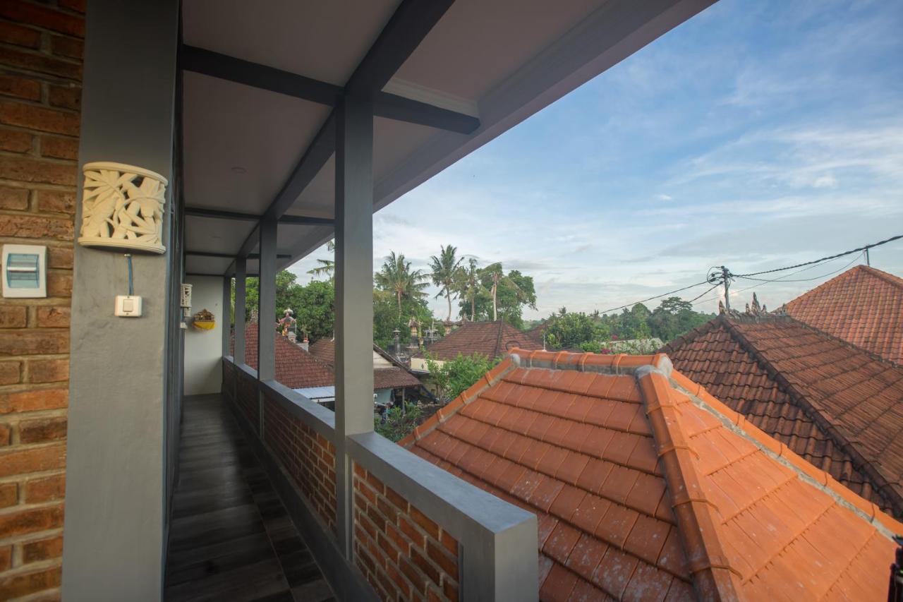 Wisma tamu The Backyard House *