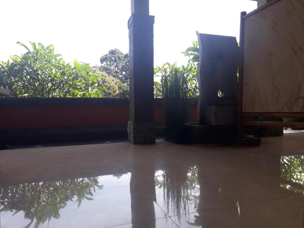 Guest house Adi House