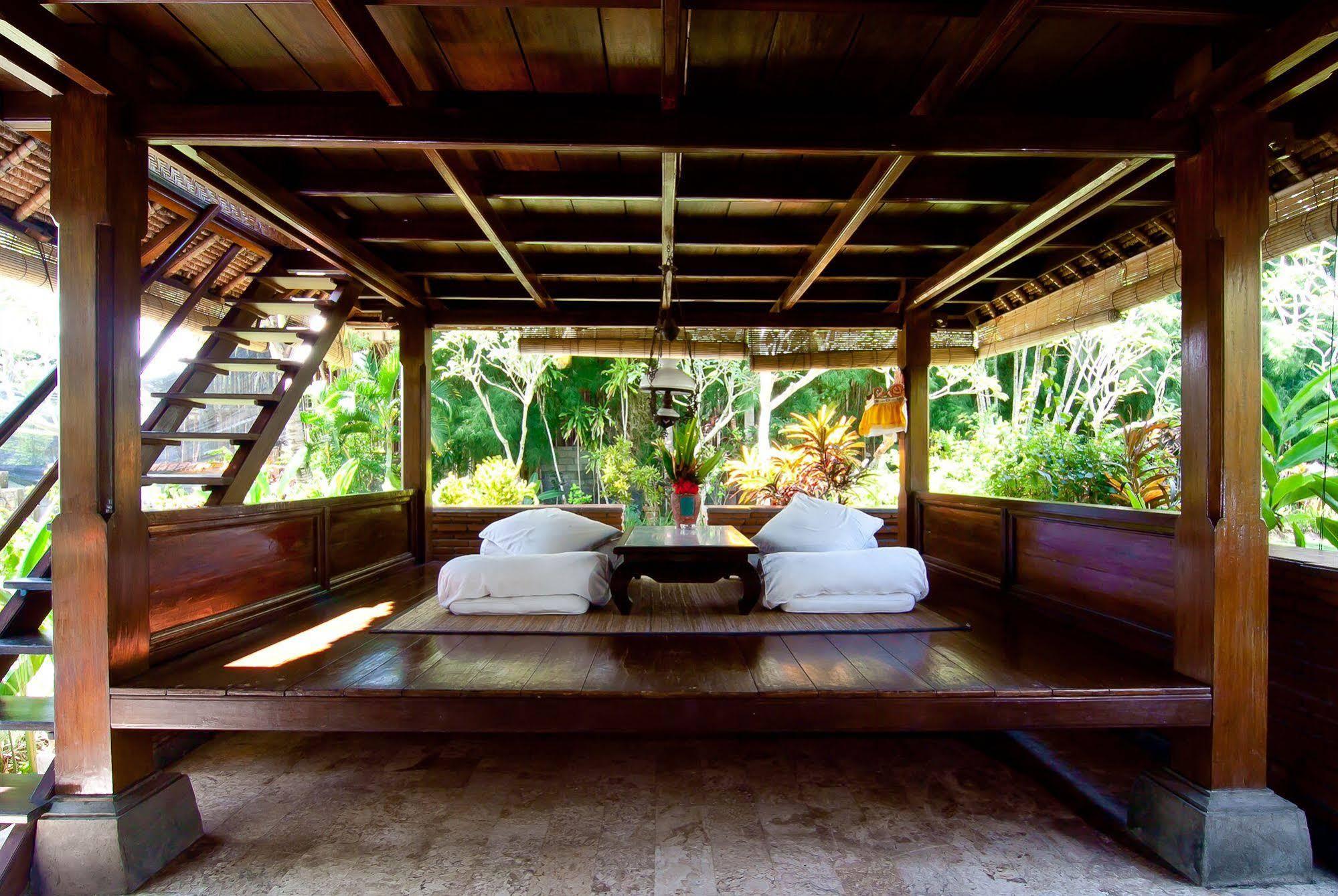 Villa Agung Raka *