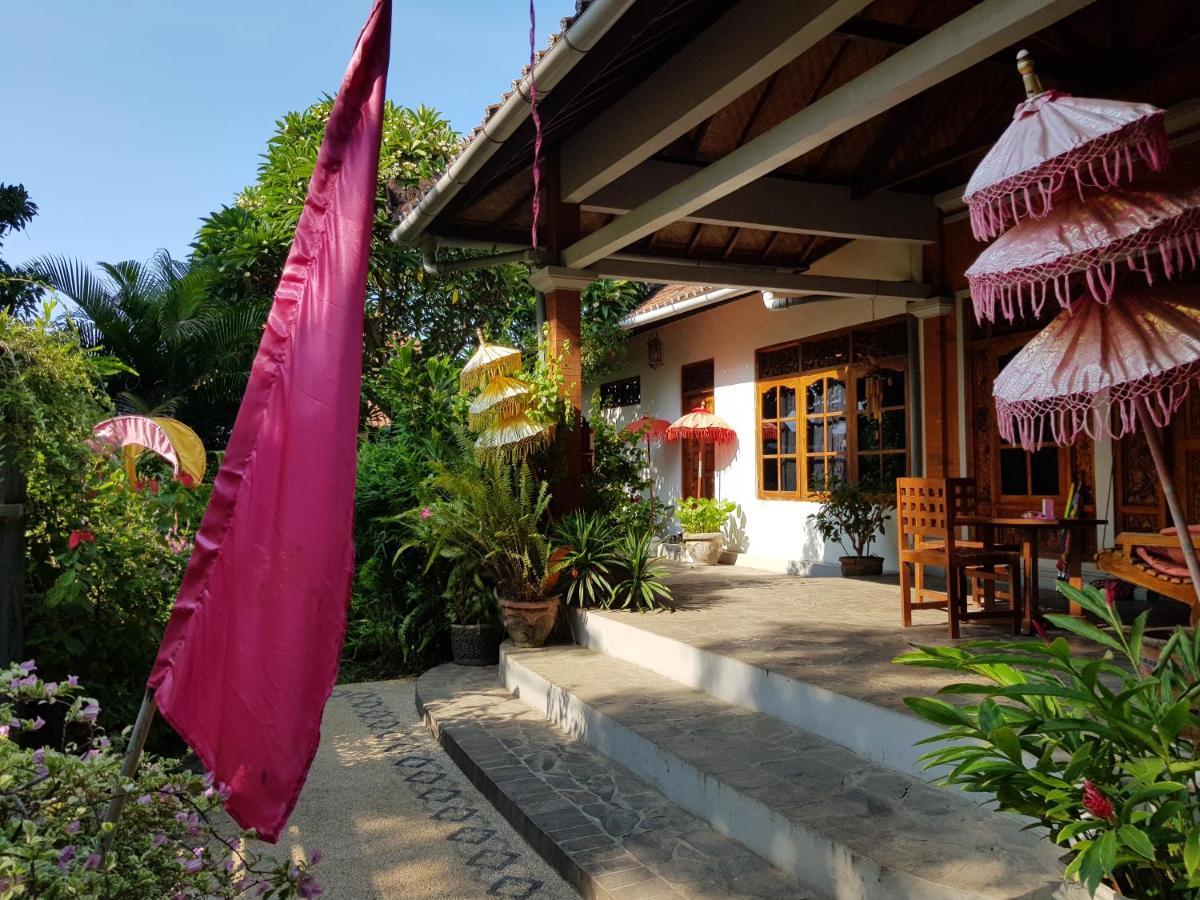 Lumbalumba Lovina (Bali)