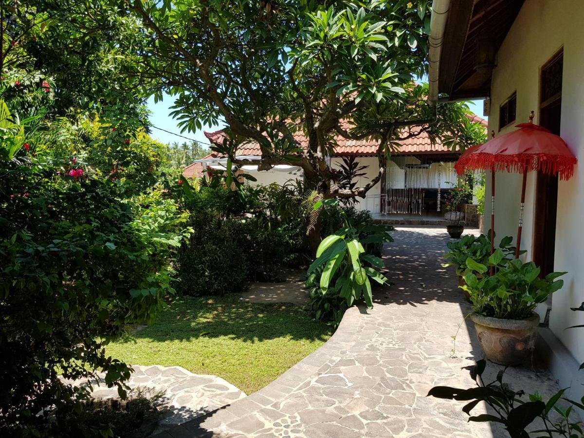 Lumbalumba Hotel *