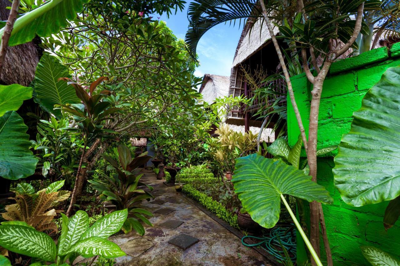 Adi Bungalow
