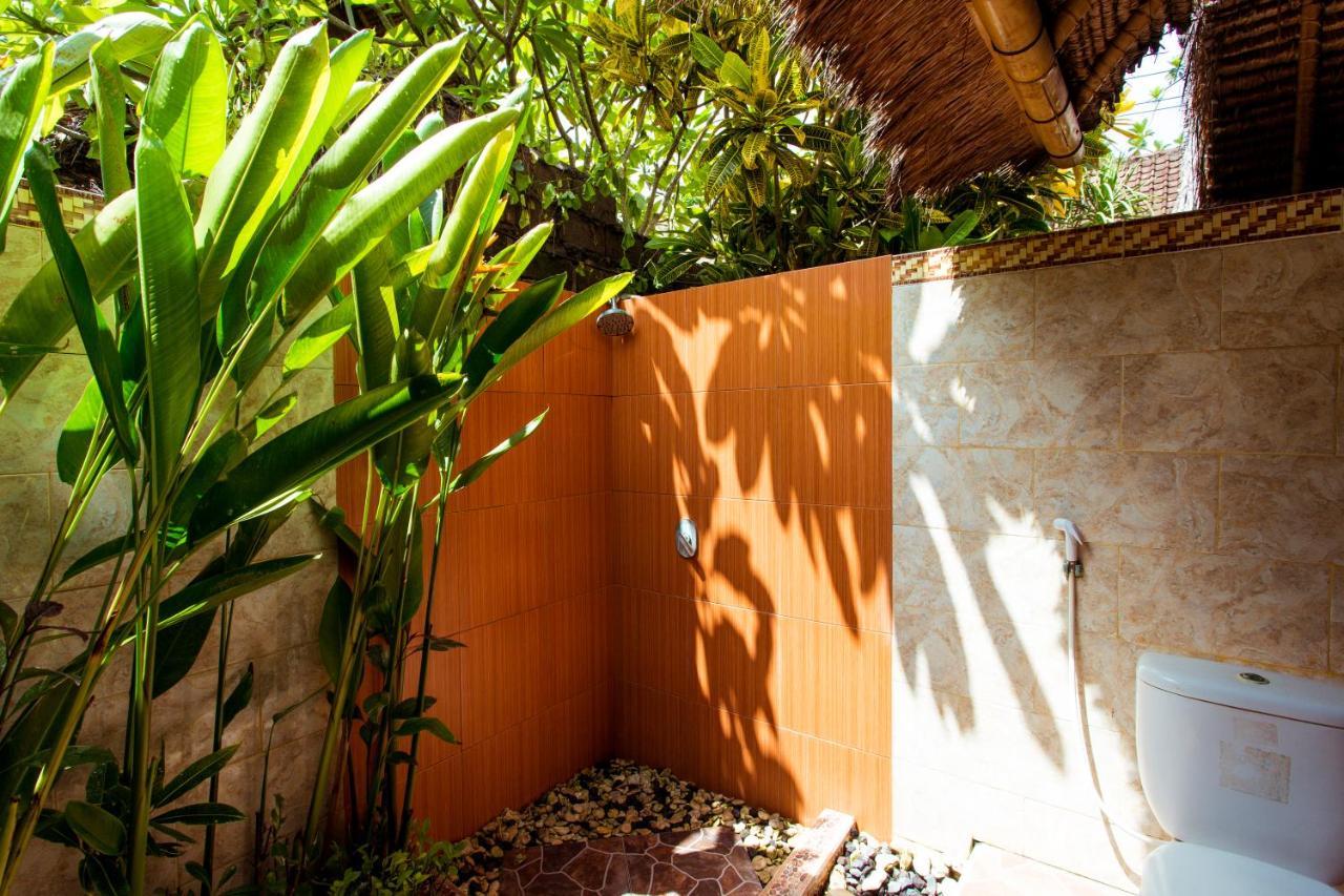 Adi Bungalow