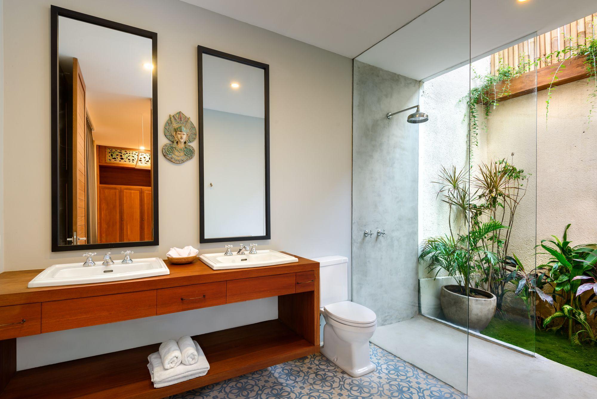 The Bed By The Sea Canggu (Bali)