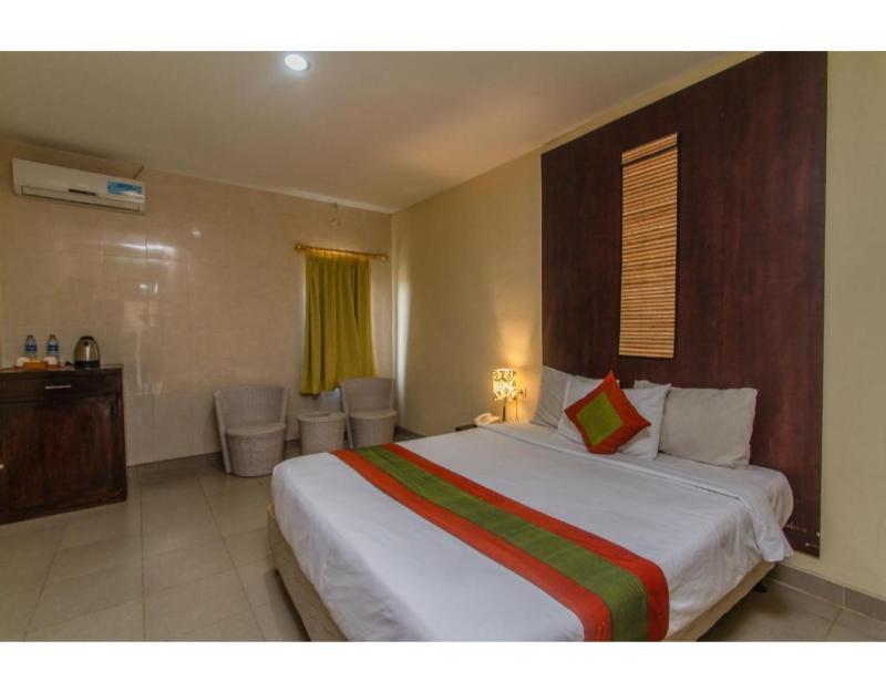 Hotel Lestari & -