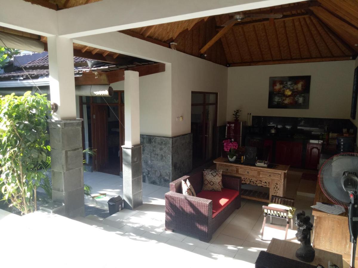 Esa Villa
