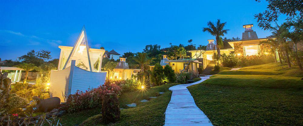 Noah And Chapel * Jimbaran (Bali)