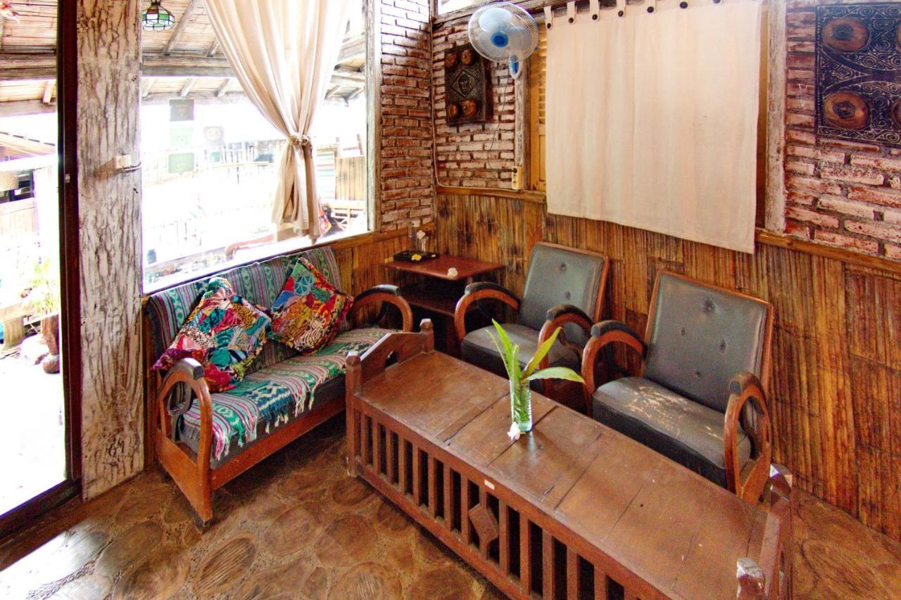 Santhiku & 2* Lovina (Bali)