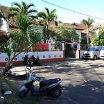 Karma Backpacker House