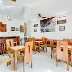 Oyo 3850 Bali Kepundung Hotel