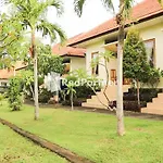 Bhujangga\'S Village Near Pantai Uluwatu Redpartner