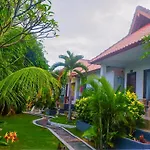 Kuri Garden Cottage