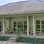 Vista Huts Lembongan