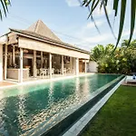 Lovely Canggu 4Br Private Pool Villa With Sundeck! 10Mins Ride To Beach