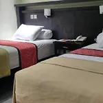 Maxi Hotel Kedonganan