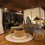 Green Tree House Villa Ubud