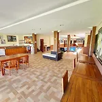 Caroline Guest House