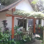 Ari Home Stay