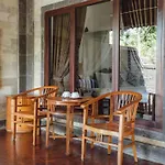 Kishi-Kishi Artvilla