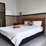 Leo Home Stay