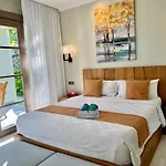 Peninsula Bay Resort