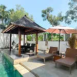 Apple Villas & Apartments