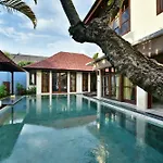 The Khayangan Dreams Villa Umalas
