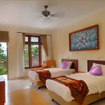 Cempaka Belimbing Villa