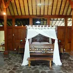 Lovina Beachhouse Villas
