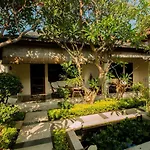 Frangipani Beach Hotel