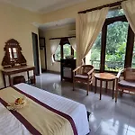 Nyoman Sandi Guest House