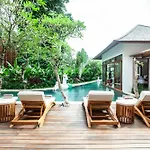Brand New Paya Paya Villa 4 Bedroom Villa Seminyak
