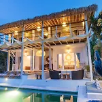 The Puncak Sunset Ceningan Villas