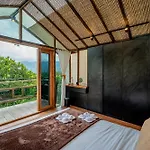Nirata Treehouse